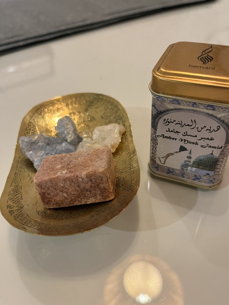 Amberblokje in blik