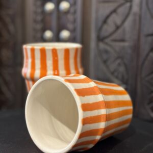 Gestreepte mok Oranje-wit